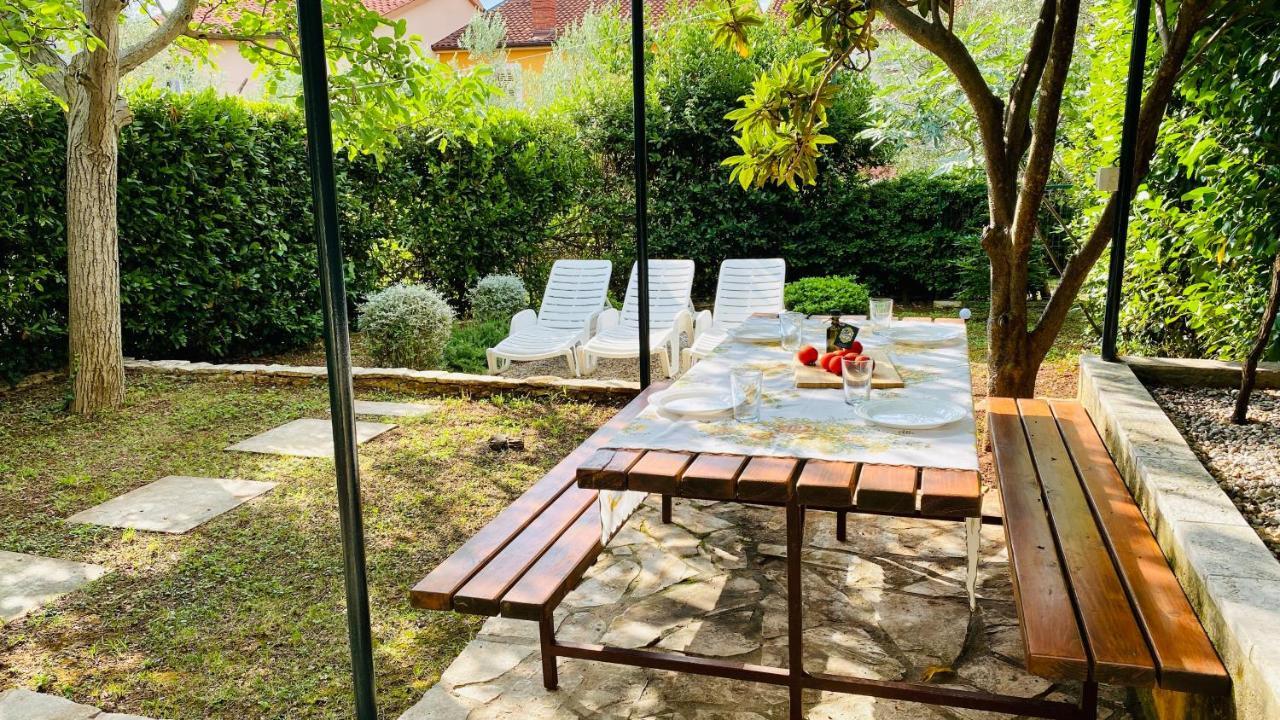 Bilini Garden Apartment Pola Esterno foto
